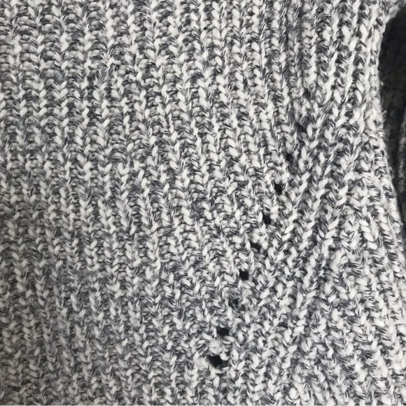 GAP Gray Knit Sweater, Size Medium - Picture 10 of 12